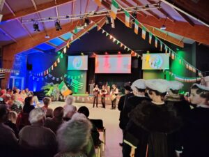 Guidel-Carrigaline 40 ans dans un salle joliment décorée Guidel-Carrigaline 40 ans dans un salle joliment décorée