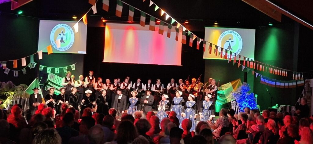 40 ans une salle pleine 40 ans une salle pleine